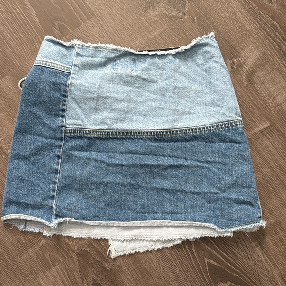 BDG Urban Outfitters Patchwork Denim Wrap Skirt Size Small - Picture 8 of 8